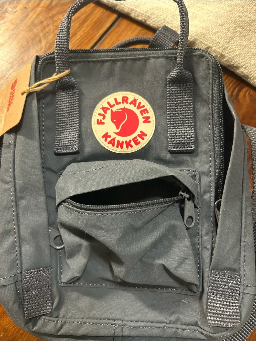 Fjallraven Kånken Small Crossbody Bag - Dark Gray with Red Logo